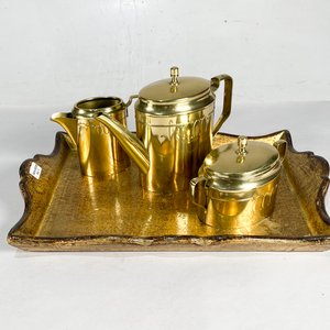 Lote siguiente: Bandeja Dorada con Lechera, Tetera y Azucarero Vintage