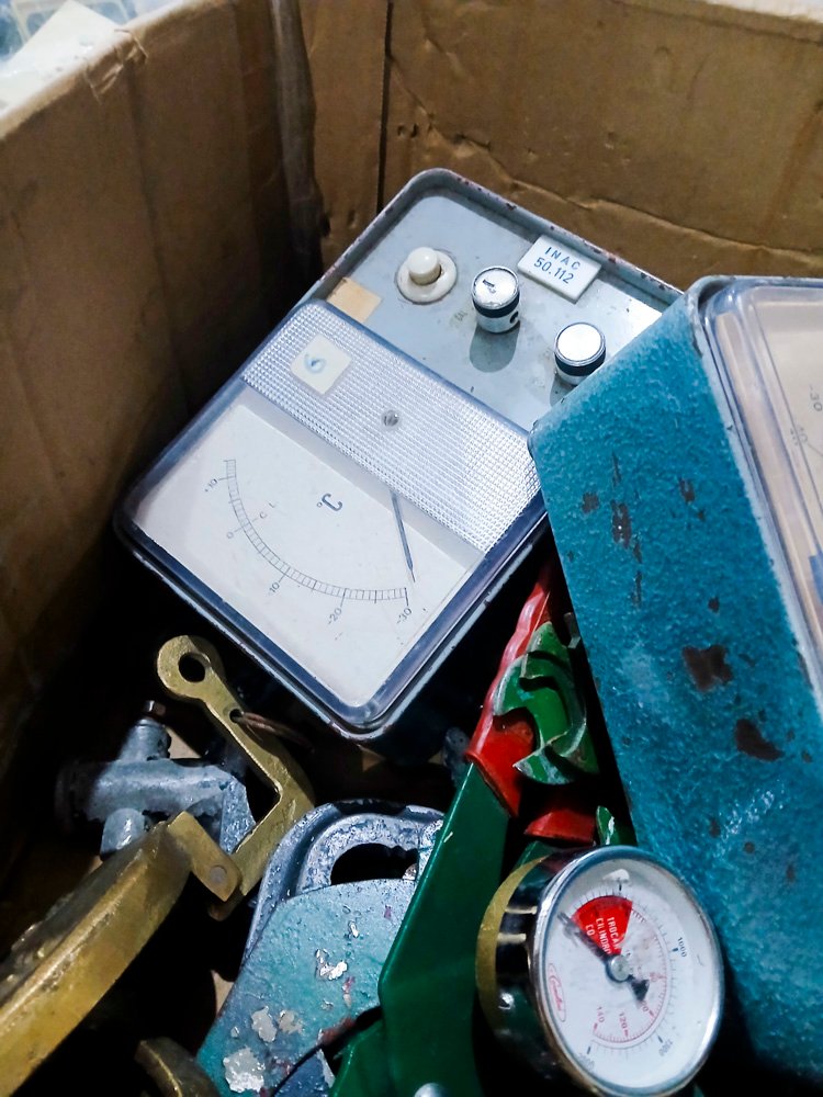 Caja con equipo médico para animales - imagen 4