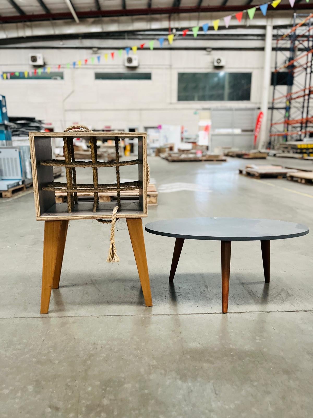 Set de Mesa Ratona y Botellero de Madera con Diseño Nórdico