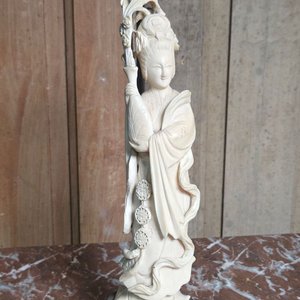 Figura de Mujer en Marfil Tallado, 19cm - imagen 2