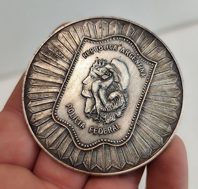 Medalla Conmemorativa Policía Federal Argentina Escudo Metálico 6x6cm