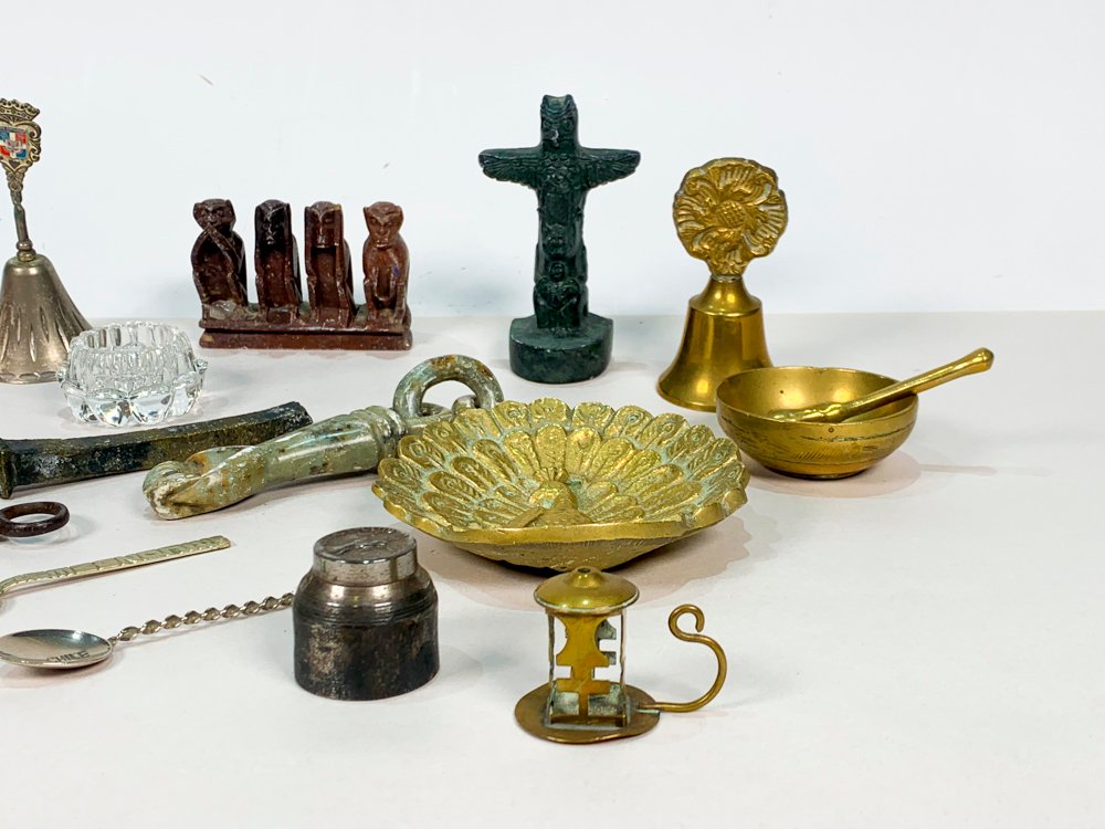 Colección de objetos antiguos y decorativos - imagen 3