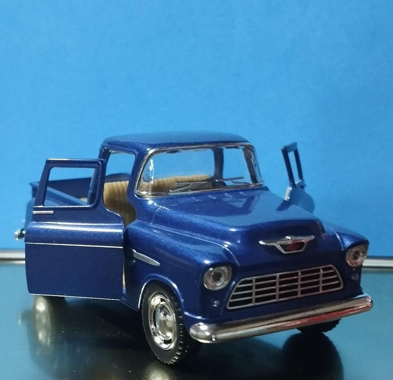 Camioneta Coleccionable Chevrolet 1955 en Escala 1/32 - imagen 2