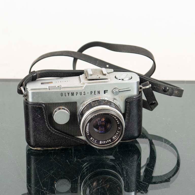 Cámara 35mm Olympus PEN F en venta