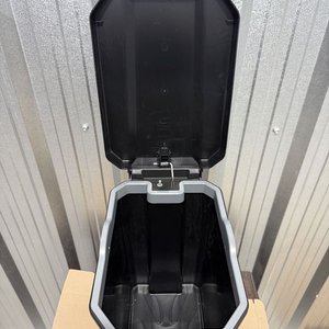 Cesto de Basura de Acero Inoxidable con Pedal y Tapa Abatible - imagen 9