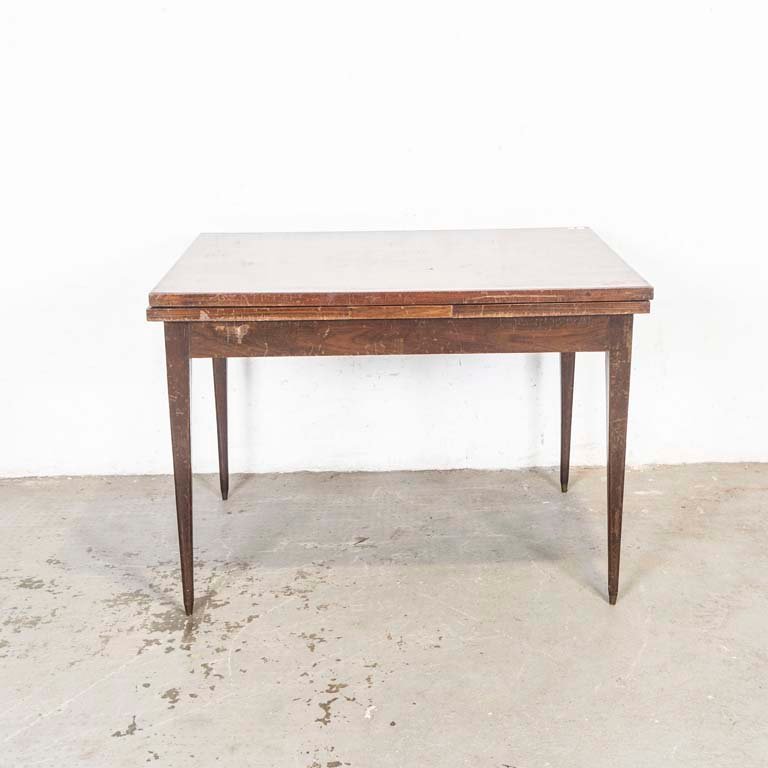 Lote anterior: Mesa de comedor americana en buen estado