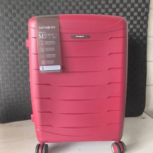 Lote anterior: Valija Samsonite Aerolux Mediana Bordó 65cm