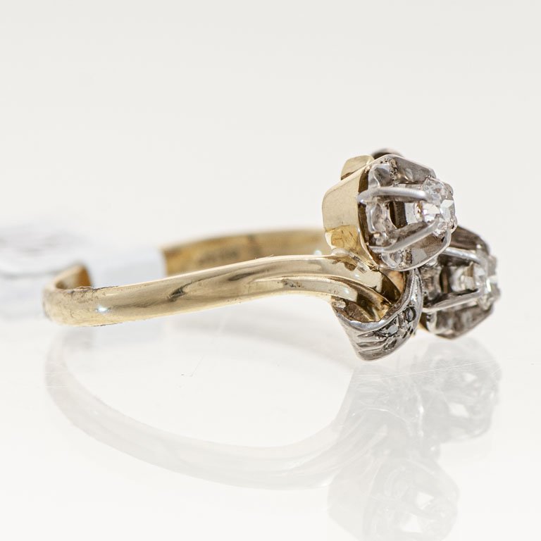 Anillo de oro con brillantes - imagen 2