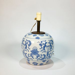 Lámpara de cerámica blanca con flores azules, 36 cm de altura - imagen 1
