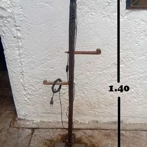 Lote anterior: Lámpara de Pie Rústica en Madera Dura, 1.40m, Sin Pantalla