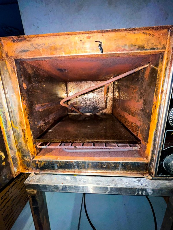Estufa Horno eléctrico automático marca NARDELLI - imagen 3
