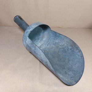 Cuchara Granelera Galvanizada Antigua - imagen 3