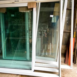 Una puerta ventanal aluminio color blanco dos hojas corredizas vidrio dvh 205 x 254 cm - imagen 4