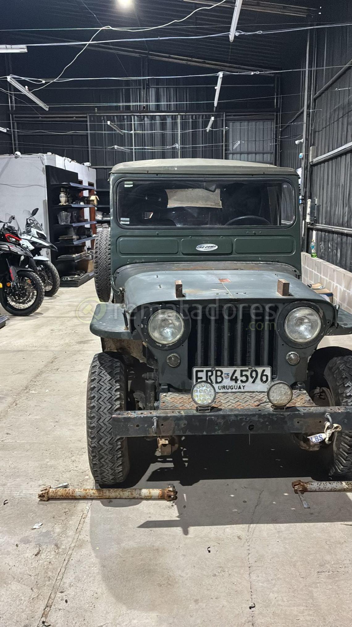 Jeep Willys Militar Antiguo con Matrícula Uruguaya