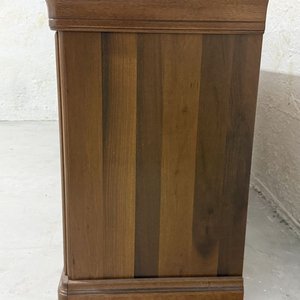 Cómodas de Madera Oscura con Tiradores Dorados - imagen 11