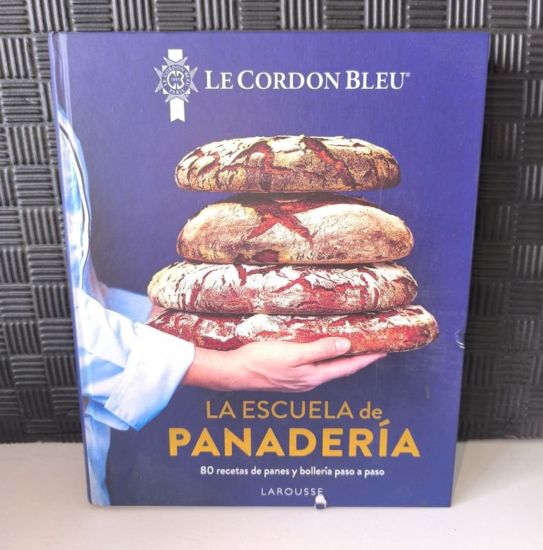 Libro La Escuela de Panadería Le Cordon Bleu Larousse