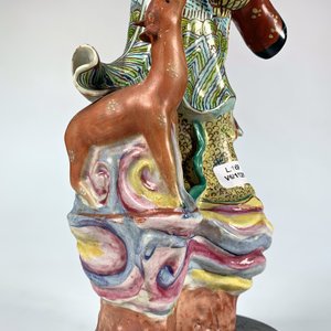 Figura de Porcelana China: Diosa Magu con Venado y Canasto, 39 cm - imagen 3