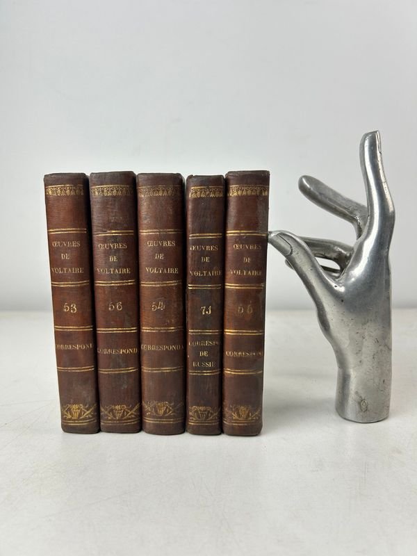 5 tomos de Obras completas de Voltaire. Correspondencia