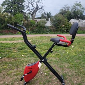 Bicicleta Fija Plegable Timesport Negra y Roja con Respaldo - imagen 2