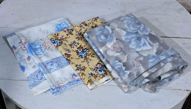 Lote siguiente: Telas de Textil con Patrones Florales