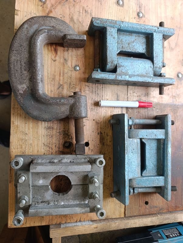Lote siguiente: Herramientas de metal en buen estado