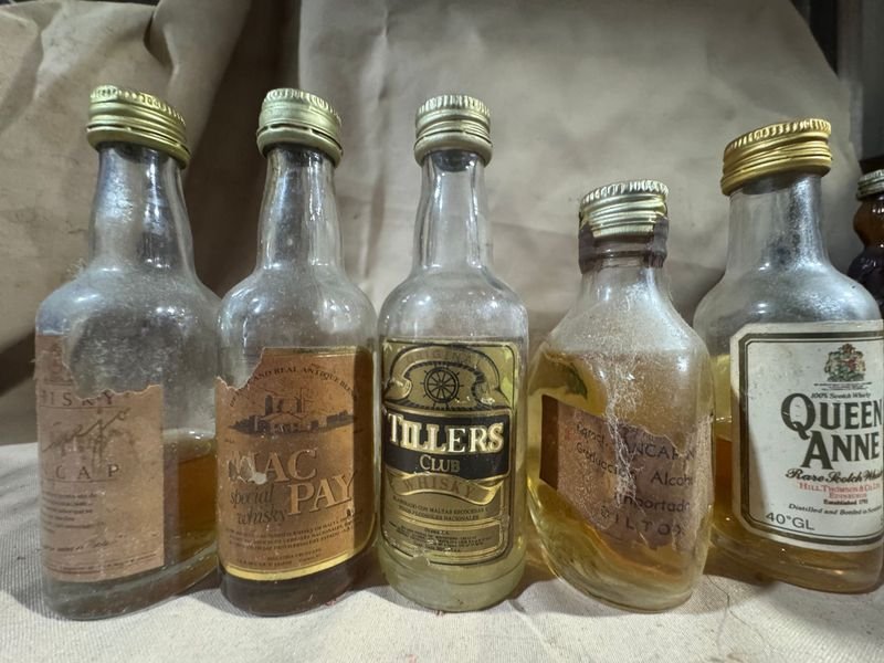 Lote de Botellas Miniatura de Licores Varios Selladas