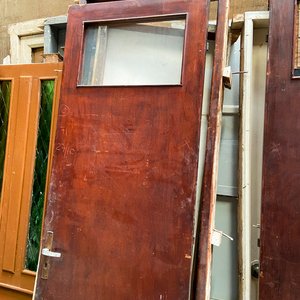 Dos Puertas de Madera y Vidrio con Marco Lustre Oscuro - imagen 3