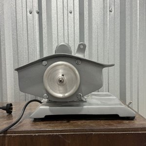 Motomoladora / Afiladora de Banco Motorizada Robusta - imagen 9