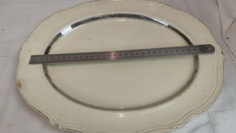 Fuente Oval Cerámica con Borde de Plata - imagen 2