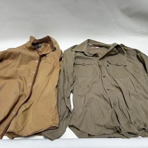 Lote de Dos Camisas de Hombre: Levi's y Mufti Jeans - imagen 2