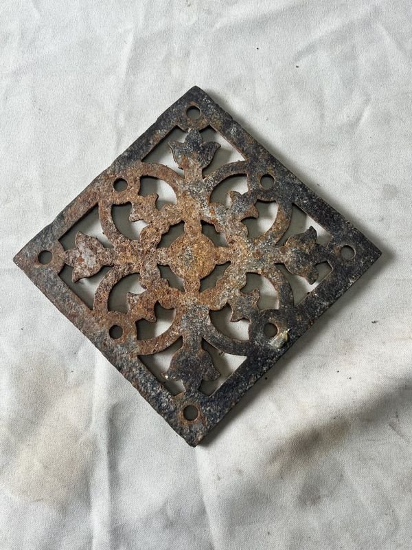 Item 884390 - Image 1