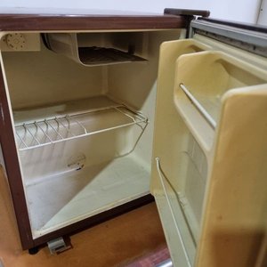 Frigobar Waring Vintage Diseño Veteado Marrón - imagen 3