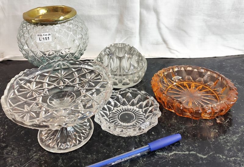 Lote anterior: Piezas de cristal decorativas y accesorios para la mesa