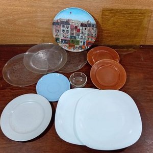 Lote anterior: Lote de 12 Platos y Vasos en Diversos Tamaños y Colores