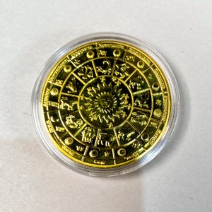 Moneda Coleccionable Libra Dorada con Estuche Zodiacal - imagen 2