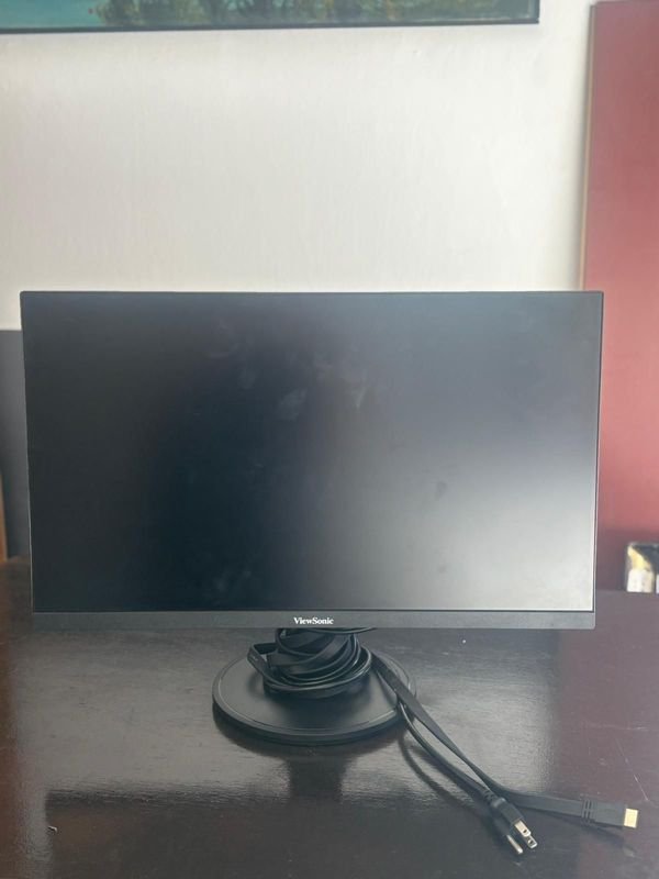 Monitor de pantalla ViewSonic VS Modelo 18522, 24 pulgadas, funcionando - imagen 1