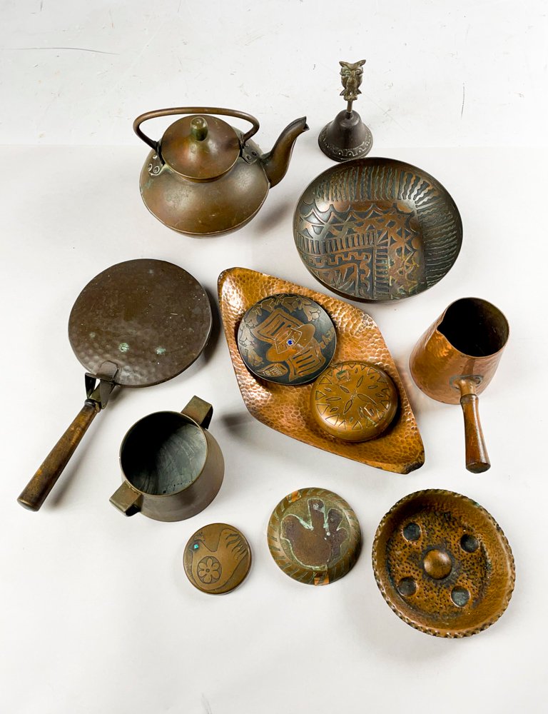 Doce piezas en cobre y bronce, campanilla, caldera, centro - imagen 2