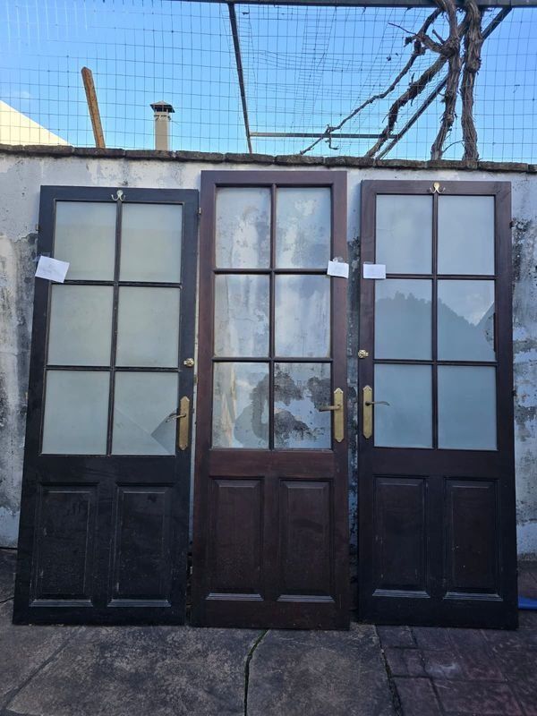 Tres Puertas Interiores de Cedro con Vidrio