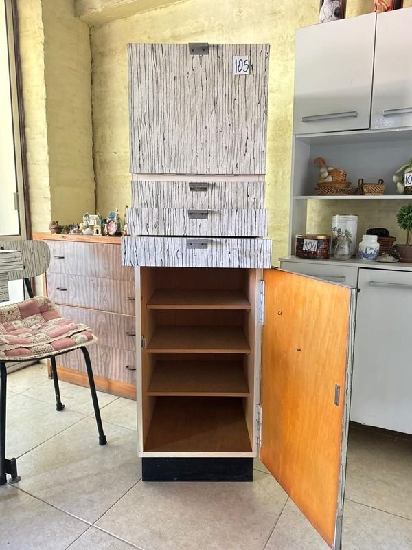Lote anterior: Mueble vertical de Carmica con diseño beteado