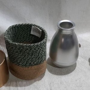 Conjunto de 4 Floreros y Macetas Decorativas - imagen 1