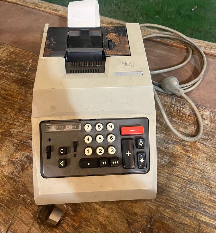 Calculadora de mesa - imagen 8