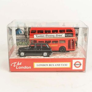 Lote anterior: Omnibus y taxi inglés colección City