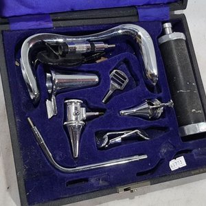 Otoscopio Oftalmoscopio Vintage Completo en Estuche - imagen 2