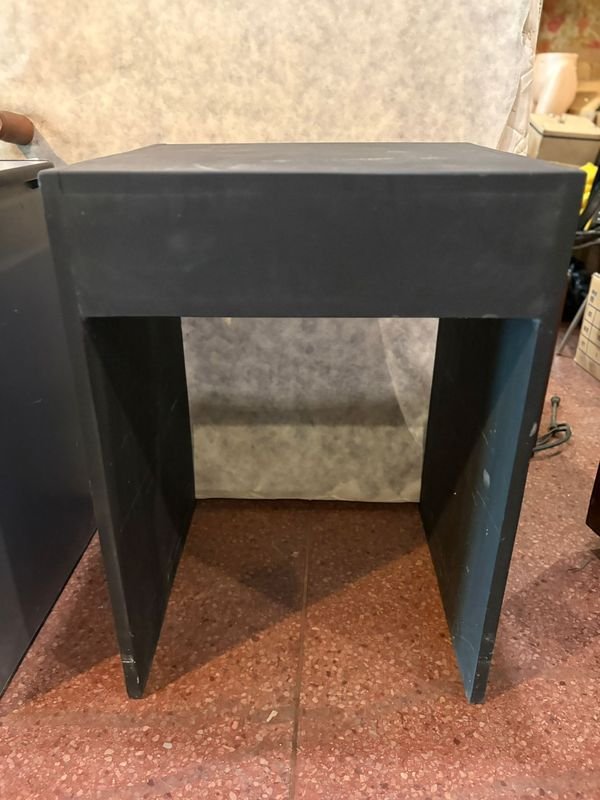 Lote siguiente: Mesa tipo rack con rueditas para oficina