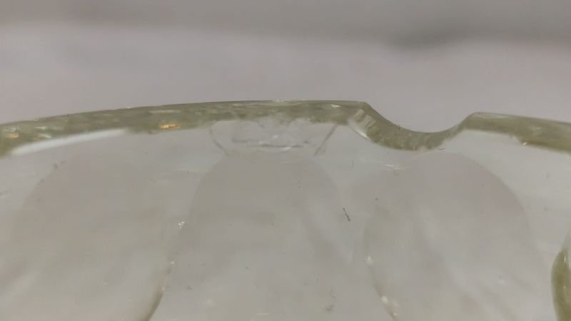 Cenicero de cristal con diseño de vidrio tallado - imagen 4