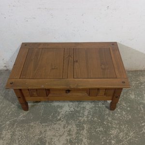 Mesa de Living Rústica en Madera con Cajón y Detalles de Hierro - imagen 4