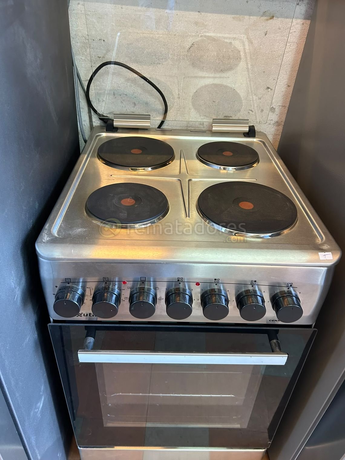 Cocina Eléctrica con Horno y 4 Hornallas