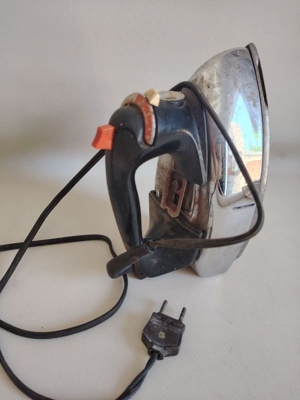 Plancha eléctrica antigua para la venta - imagen 3