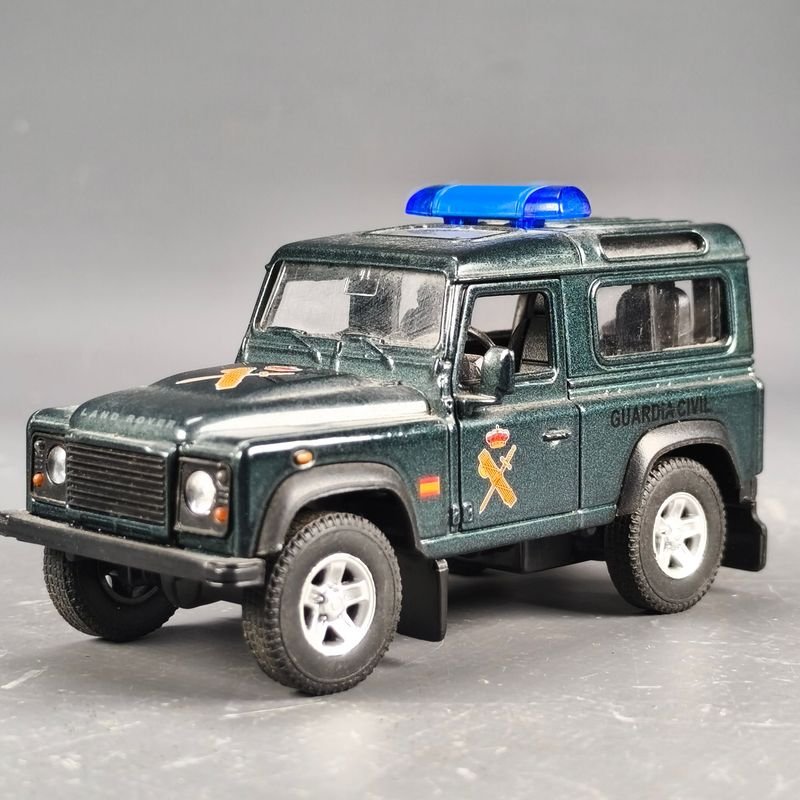 Lote anterior: Modelo de camioneta Land Rover a escala 1/43