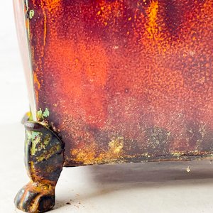 Macetero de Chapa con Diseño Decorativo y Patas - imagen 4